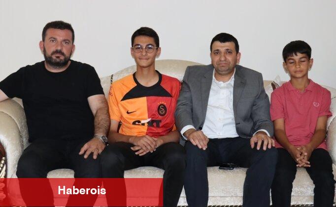 Zelzelede ailesini kaybeden gencin hayali gerçek oldu - Haberois Zelzelede ailesini kaybeden gencin hayali gerçek oldu