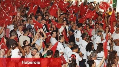 30 Ağustos Zafer Bayramı'nda Karşıyaka, gelincik tarlasına döndü