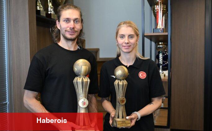 İşitme engelli voleybolcuların Avrupa başarısı "takım ruhunda" bâtın - Haberois İşitme engelli voleybolcuların Avrupa başarısı "takım ruhunda" bâtın