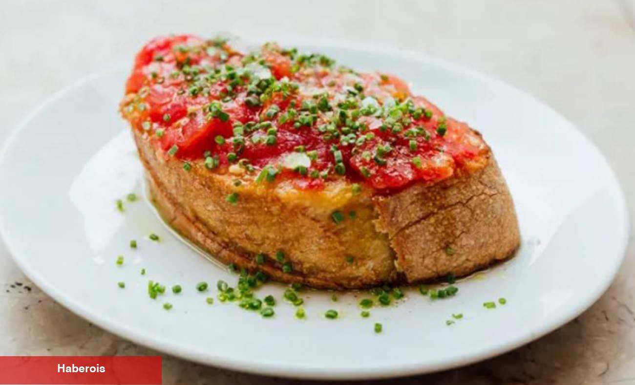 İspanyol mutfağının vazgeçilmez tarifi! Pan con tomate nasıl yapılır? Domatesli ekmek tanımı - Haberois İspanyol mutfağının vazgeçilmez tarifi! Pan con tomate nasıl yapılır? Domatesli ekmek tanımı