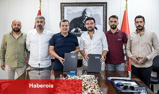 Konak'ta imzalar sokak emekçileri için atıldı - Haberois Konak'ta imzalar sokak emekçileri için atıldı