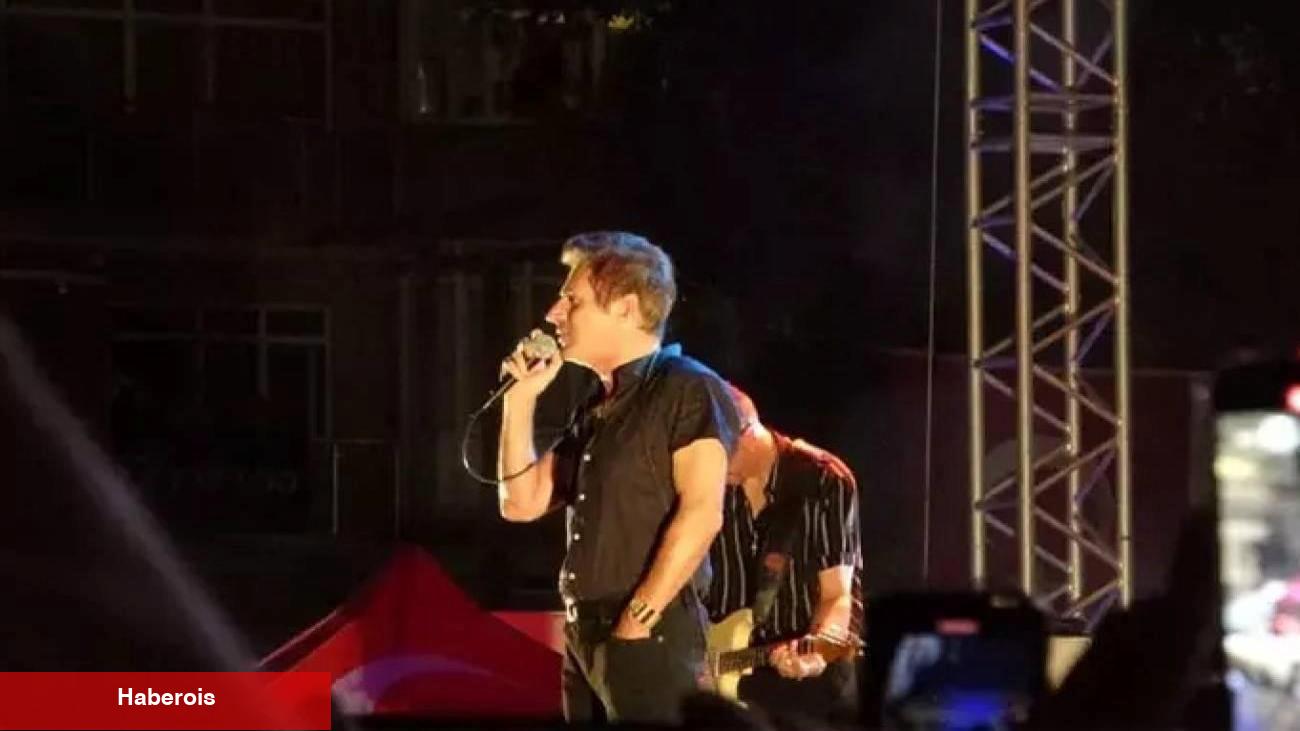 Teoman'dan skandal hareket! Basın mensuplarını konser alanından kovdu