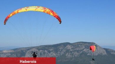 Uğruna İstanbul'u terk ettiği yamaç paraşütüyle Bilecik semalarında süzülüyor - Haberois Uğruna İstanbul'u terk ettiği yamaç paraşütüyle Bilecik semalarında süzülüyor