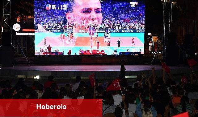 Lüleburgazlılar Filenin Sultanları'nı meydanda izledi!