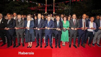 Soyer İEF'den gençlere seslendi: "Hiçbir yere gitmenize razı değiliz"