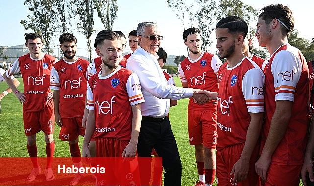 Başkan Topaloğlu'ndan futbolculara ziyaret - Haberois Başkan Topaloğlu'ndan futbolculara ziyaret