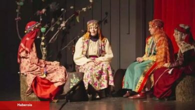 Bayanların sahneye koyduğu "Nene Korkut Hikayesi" seyircilerle buluştu - Haberois Bayanların sahneye koyduğu "Nene Korkut Hikayesi" seyircilerle buluştu