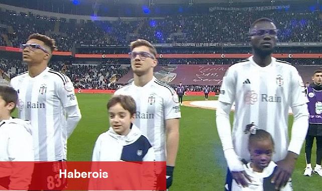 Beşiktaşlı Futbolcular Mor Gözlüklerle Sahada - Haberois Beşiktaşlı Futbolcular Mor Gözlüklerle Sahada