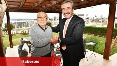 Çukurova Belediye Başkanı Soner Çetin, Aytaç Durak'ı evinde ziyaret etti - Haberois Çukurova Belediye Başkanı Soner Çetin, Aytaç Durak'ı evinde ziyaret etti