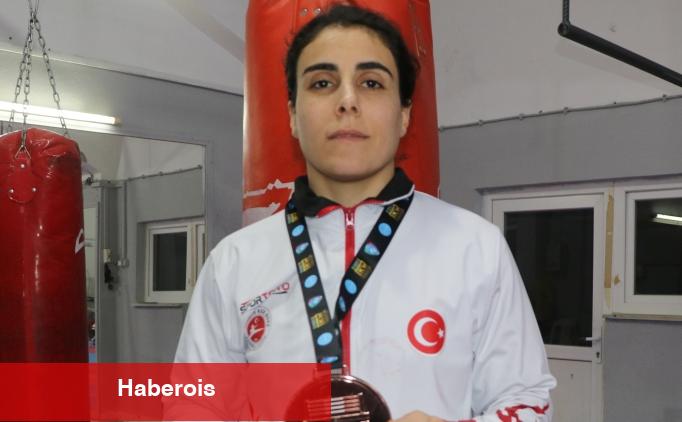 Dünya üçüncüsü kick boks atleti Zeynep, şampiyonluk için hazırlıklara başladı - Haberois Dünya üçüncüsü kick boks atleti Zeynep, şampiyonluk için hazırlıklara başladı