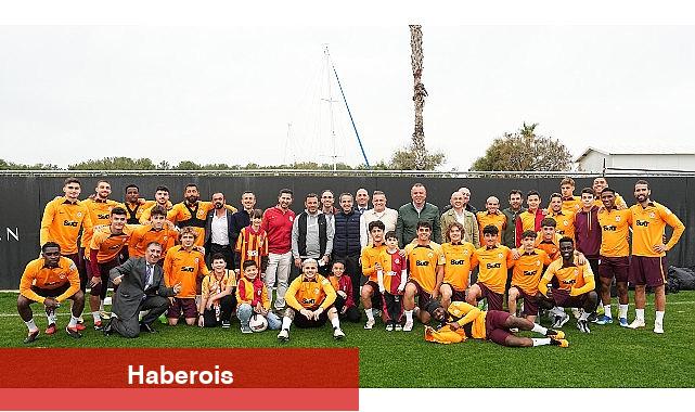 Otelcilerden Galatasaray kampına ziyaret! - Haberois Otelcilerden Galatasaray kampına ziyaret!