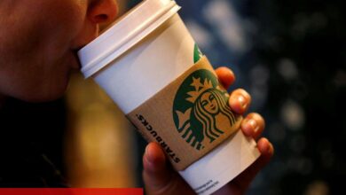 Starbucks hisse senedi hedefi kısa vadeli endişeler nedeniyle Baird tarafından 100 dolara düşürüldü