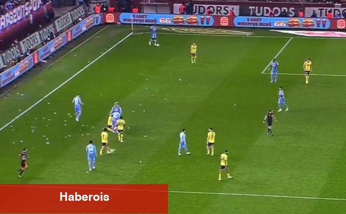 Trabzonspor - Fenerbahçe maçında oyun durdu - Haberois Trabzonspor - Fenerbahçe maçında oyun durdu