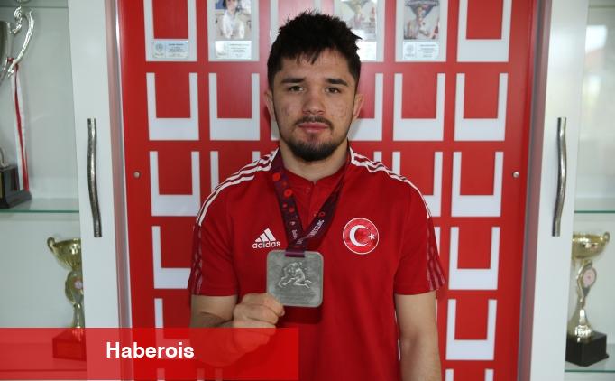Ulusal güreşçi Muhammet Karavuş'un yeni maksadı Olimpiyatlar!