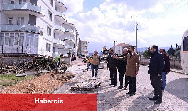 Yeniceköy'de Yol Kaplama Ve Tretuvar Çalışmaları Sürüyor - Haberois Yeniceköy'de Yol Kaplama Ve Tretuvar Çalışmaları Sürüyor