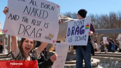 Yüksek Mahkeme Teksas Üniversitesi'ndeki Drag Gösterisi Konusunda Anlaşmazlığın Dışında Kaldı - Haberois Yüksek Mahkeme Teksas Üniversitesi'ndeki Drag Gösterisi Konusunda Anlaşmazlığın Dışında Kaldı