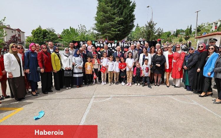 Alemdar miniklerin bayram coşkusuna ortak oldu