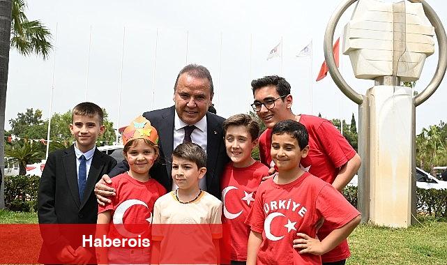 Antalya Büyükşehir Belediyesi 23 Nisan'ı coşkuyla kutladı - Haberois Antalya Büyükşehir Belediyesi 23 Nisan'ı coşkuyla kutladı