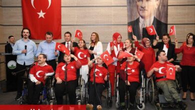 Başkan Aydın engelsiz koroya eşlik etti