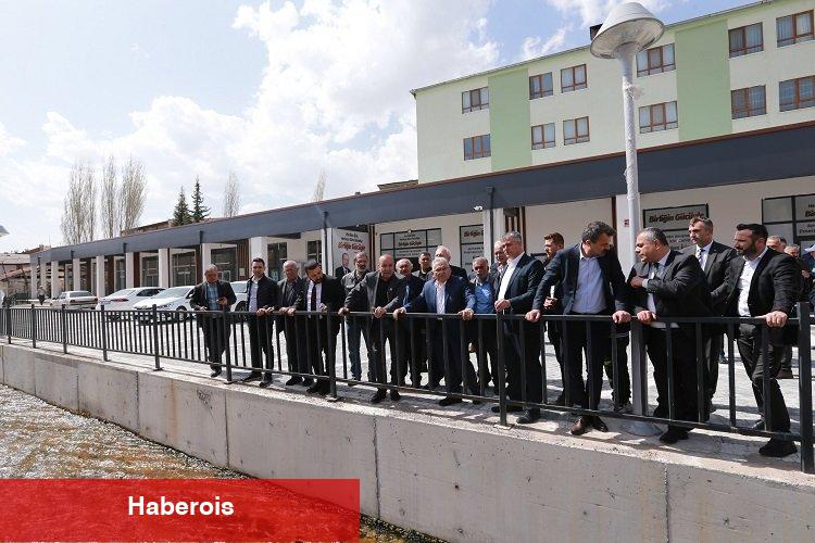 Başkan Büyükkılıç, Pınarbaşı’da KAYMEK kursiyerleri ve esnaf ile buluştu