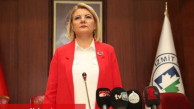 Başkan Hürriyet ilk mecliste alkışlarla karşılandı