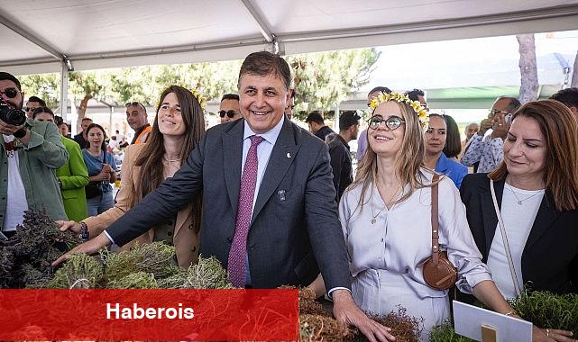 Başkan Tugay, Alaçatı Ot Festivali'nin açılışını yaptı