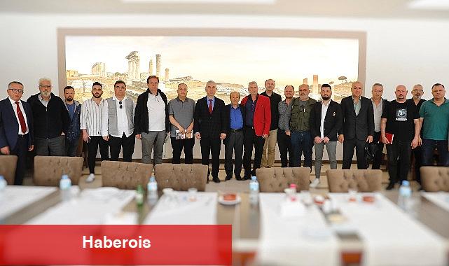 Bergama Belediye Başkanı Dr. Tanju Çelik Gazetecilere Belediye'nin Borcunu ve Gelecek Vizyonunu Paylaştı