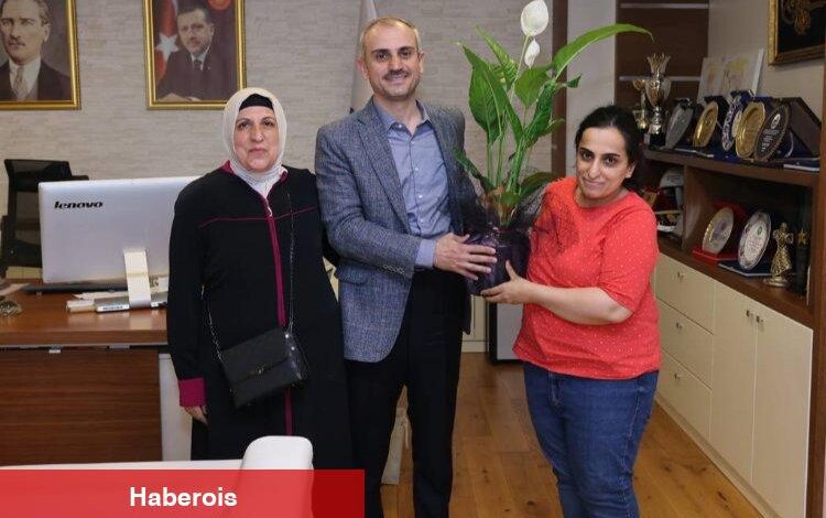 Çayırovalılardan Başkan Çiftçi’ye hayırlı olsun ziyareti - Haberois Çayırovalılardan Başkan Çiftçi’ye hayırlı olsun ziyareti