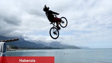 Dorukta başlayan bisiklet yarışı, denize atlayışla sona erdi - Haberois Dorukta başlayan bisiklet yarışı, denize atlayışla sona erdi