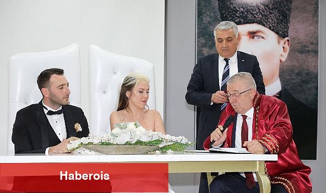 Edremit Belediye Başkanı Mehmet Ertaş, ilk nikahı kıydı - Haberois Edremit Belediye Başkanı Mehmet Ertaş, ilk nikahı kıydı