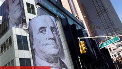 Euro ve yen, piyasaların tetikte olduğu bir ortamda güçlü seyrediyor