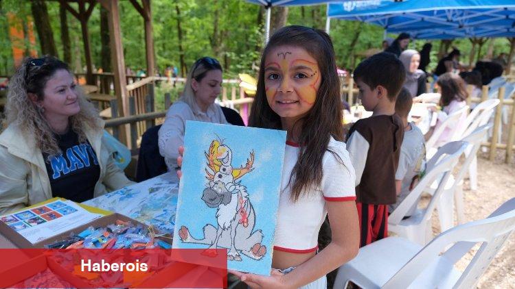 Ormanya'da 10. yıl marşı yankılandı - Haberois Ormanya'da 10. yıl marşı yankılandı