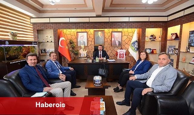 Sandıklı İlçe Milli Eğitim Müdürü Hüseyin Eroğlu ve beraberindeki heyet, Belediye Başkanımız Adnan Öztaş'a hayırlı olsun ziyaretinde bulundu