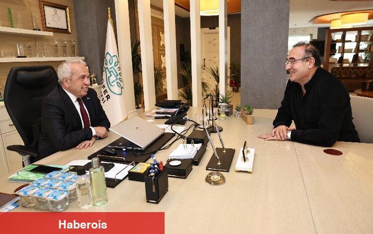 Sunay Akın Eczacılık Kültürü Müzesi’ni Başkan Özdemir’e anlattı - Haberois Sunay Akın Eczacılık Kültürü Müzesi’ni Başkan Özdemir’e anlattı