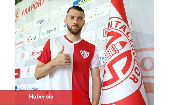 Süper Lig'de flaş ayrılık: Mukavelesini feshetti - Haberois Süper Lig'de flaş ayrılık: Mukavelesini feshetti