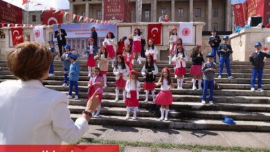 TBMM'de çocuk coşkusu sürüyor - Haberois TBMM'de çocuk coşkusu sürüyor