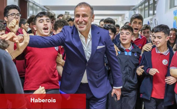 Trabzonspor Teknik Yöneticisi Abdullah Avcı, öğrencilerle buluştu - Haberois Trabzonspor Teknik Yöneticisi Abdullah Avcı, öğrencilerle buluştu