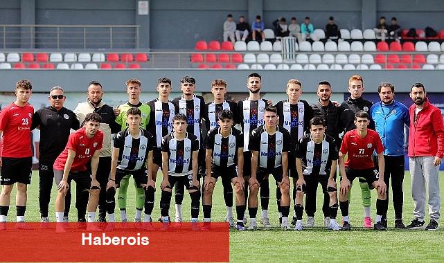 Burhaniye Belediyespor U-18 Takımı, Türkiye Şampiyonası'na son 24 turunda veda etti - Haberois Burhaniye Belediyespor U-18 Takımı, Türkiye Şampiyonası'na son 24 turunda veda etti