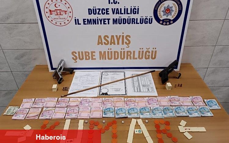 Düzce'de kumarhane baskını yapıldı - Haberois Düzce'de kumarhane baskını yapıldı