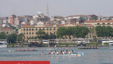 Haliç’te kürekler başarı için çekiliyor