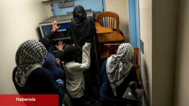 Kilitler, Zincirler, Yönlendirmeler: Columbia Öğrencileri Hamilton Hall'u Nasıl Ele Geçirdi? - Haberois Kilitler, Zincirler, Yönlendirmeler: Columbia Öğrencileri Hamilton Hall'u Nasıl Ele Geçirdi?