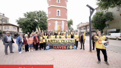 Öğretmene şiddete düdüklü alkışlı protesto