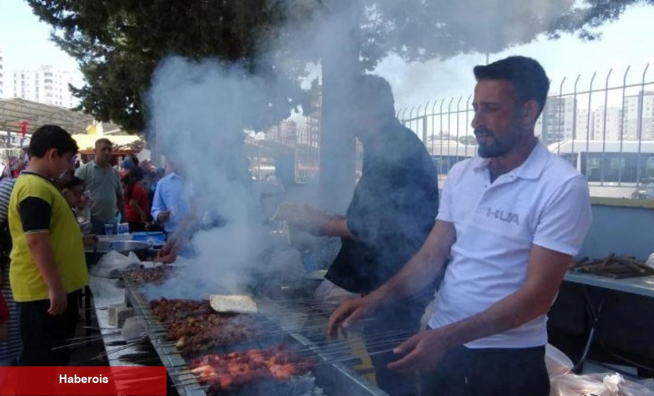 Okul bahçesinde lezzet şöleni! Adana'da üçüncüsü düzenlendi - Haberois Okul bahçesinde lezzet şöleni! Adana'da üçüncüsü düzenlendi