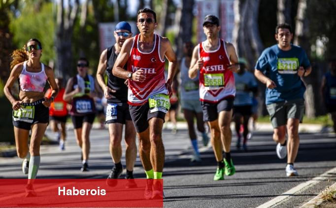 Salomon Çeşme Yarı Maratonu koşuldu - Haberois Salomon Çeşme Yarı Maratonu koşuldu