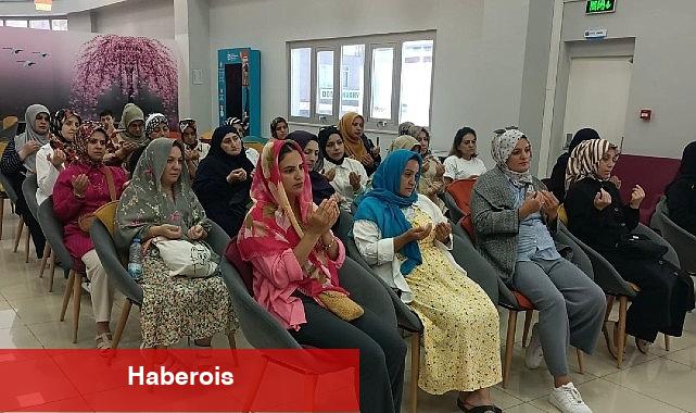 Anne Şehir'de deprem şehitleri dualarla anıldı