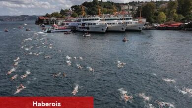 Binlerce yüzücü 36'ncı sefer İstanbul Boğazı'nda kulaç attı