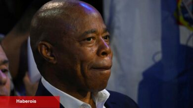 Bir Zamanlar Ulusal Yıldız Olan Eric Adams, Demokrat Parti Kongresinde Kenara Çekildi