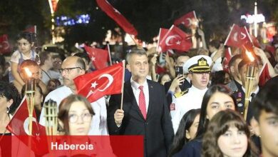 Gölcük'te 30 Ağustos Zafer Bayramı'nın 102. yıl dönümü, düzenlenen törende coşku ile kutlandı. - Haberois Gölcük'te 30 Ağustos Zafer Bayramı'nın 102. yıl dönümü, düzenlenen törende coşku ile kutlandı.