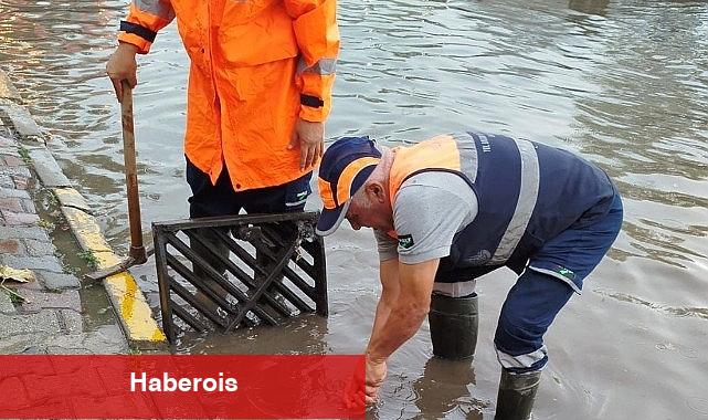 İstanbul'da sabah saatlerinden itibaren yağış etkili oldu. Gök gürültü sağanak yağış bazı noktalarda 26 kilogram yağışa yol açtı - Haberois İstanbul'da sabah saatlerinden itibaren yağış etkili oldu. Gök gürültü sağanak yağış bazı noktalarda 26 kilogram yağışa yol açtı