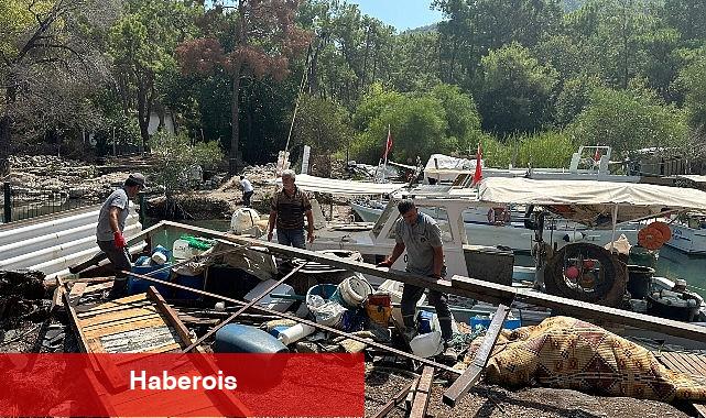 Kemer Balıkçı Barınağı'ndaki kaçak yapılar kaldırıldı